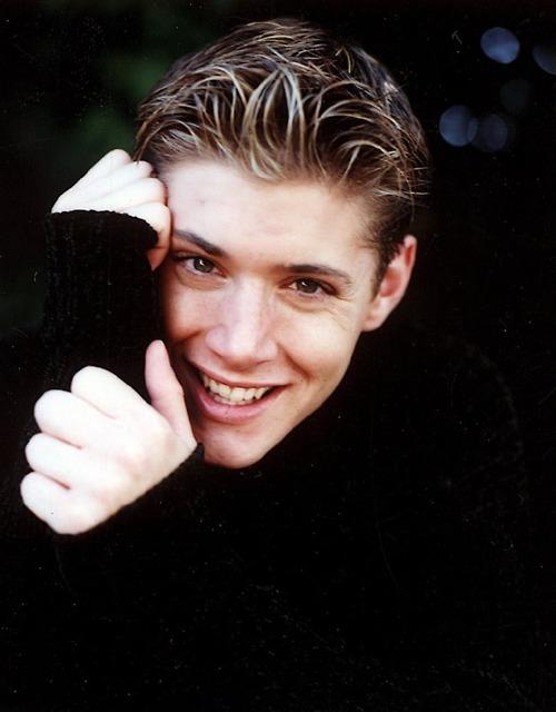 AudaciousWizard's profile picture. 'I’m on a roller coaster that only goes up, my friend' | Quidditch Player | Younger for: @J0nathanPierce | Twenty-One. Guess who can drink? /This/ guy.|