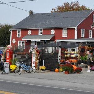 bihantique's profile picture. open daily antique shop and hardware store in the heart of Amish Country PA.  7173971291