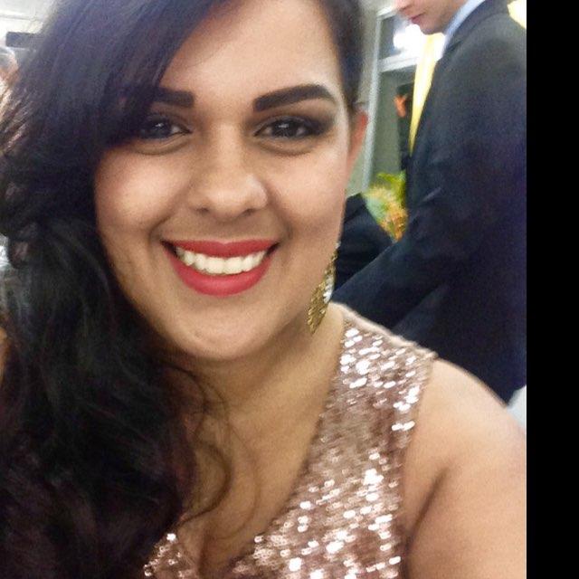Soou muito alegre e amiga.