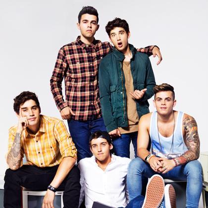 Tudo sobre os Janoskians você encontra aqui, em português e em primeira mão.