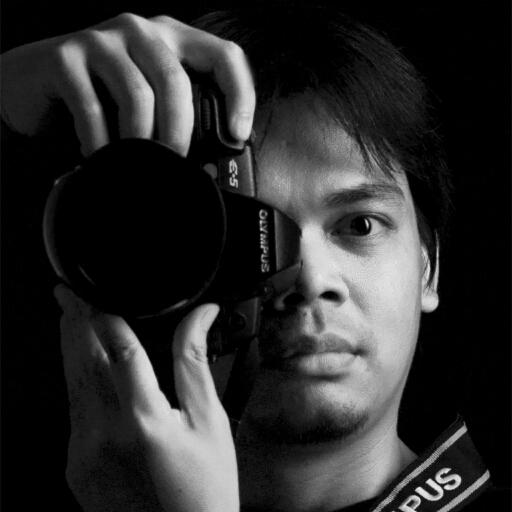 Just common person with ordinary look and ordinary love..
