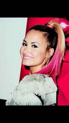 ♤demi Lovato ♤ coldplay ♤ fifth harmony♤                              sigo de volta :)