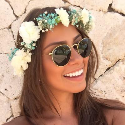 ‎Ciúmes é uma dor que sentimos, quando descobrimos que a pessoa amada pode ser feliz sem a gente.