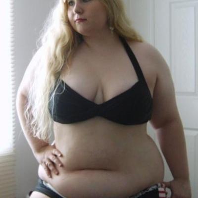 Ya Wanna Get Laid With a Hot Chubby Chick Like Her? 