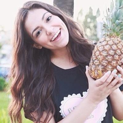 bethany mota is probably my favorite out of 7 billion