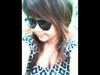 DheviiePutrii's profile picture. Saya inii org nya simple :) baek hati dan tidak sombonk :) saya tidak suka org yg munapek !!