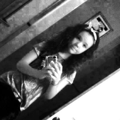 justlove_kat's profile picture. I know im the one walking away but your the one thats leaving~Daryl Dixon