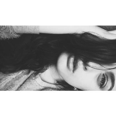 Failed Vegetarian/ Professionally Uncool and A Dreamer.
