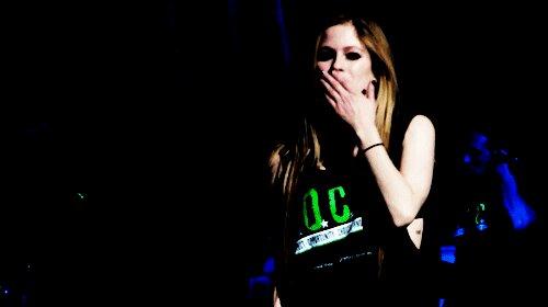 Your the reason why I smile!! @AvrilLavigne and her music has always been an amazing experience in my life time!! I'm a proud, brave #LittleBlackStar are you??