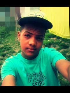 Desinstalei o twitter se quiserem me achar ta ai meu contato. WhatsApp / Viber