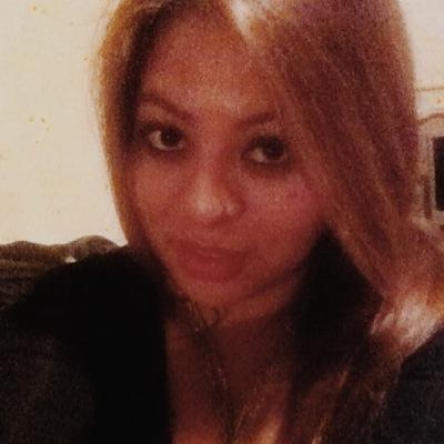 The crazy daughter, aunt, friend & lover BIG time dreamer n a HUGE fan of ❤️Romeo Santos. I work for RUMBA ENTERTAINMENT V.I.P HOST/PROMOTER✌️