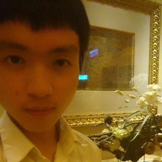 I'm  Taiwanese   我喜愛運動和熱愛刺激~  不菸不酒