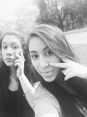 TaisAcevedo's profile picture. Turn your face to the sun and the shadows fall behind you. || follow me on my fandom acc @horanxcIifford♥