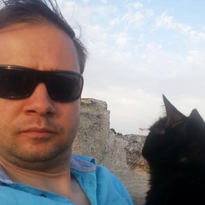 JanuszGroth's profile picture. B2B Web & Marketing & Sales for @ArchiExpoNews in south of France, flexitarian, paragliding pilot and wine drinker