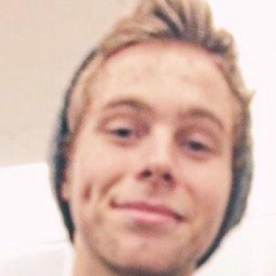 follow @luvdiscluke please !! :DDD