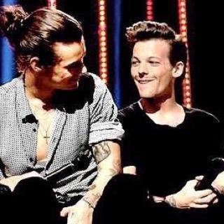 im a #DIRECTIONER and i love snapchat add me if you want. Username Rainbow_ashes1d