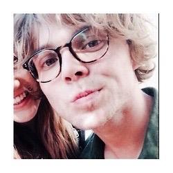 rt or fave link in bio please ily // free follow from @xpunklashtonx