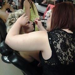 Freelance Hair & Make-Up artist in Sheffield and Surrounding areas! Sienna X qualified spray tanning theapist.