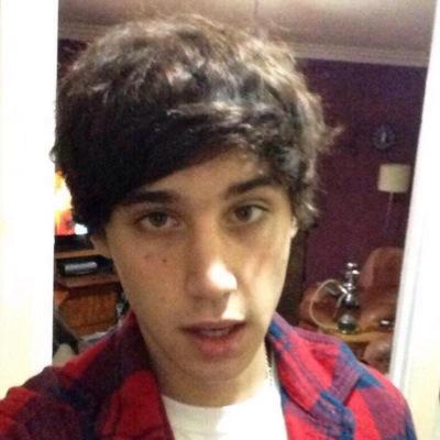 here's a FREE FOLLOW don't follow me follow- @jaisnightmare❤️❄️