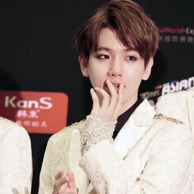 สัญญาแล้วต้องทำให้ได้นะฮะ. ❤️@Luhan_bott13 ลองมาคุยแล้วจะติดใจนะครับนะ ! Hi ~ i'm Baekhyun both ! Can I call you my ? 555 #MY