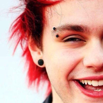 5SOSReminderr's profile picture. hii i hope my tweets make you smile :) turn on my notif for cute reminders! accs: @mostlymuke5sos @5sosnapchatting