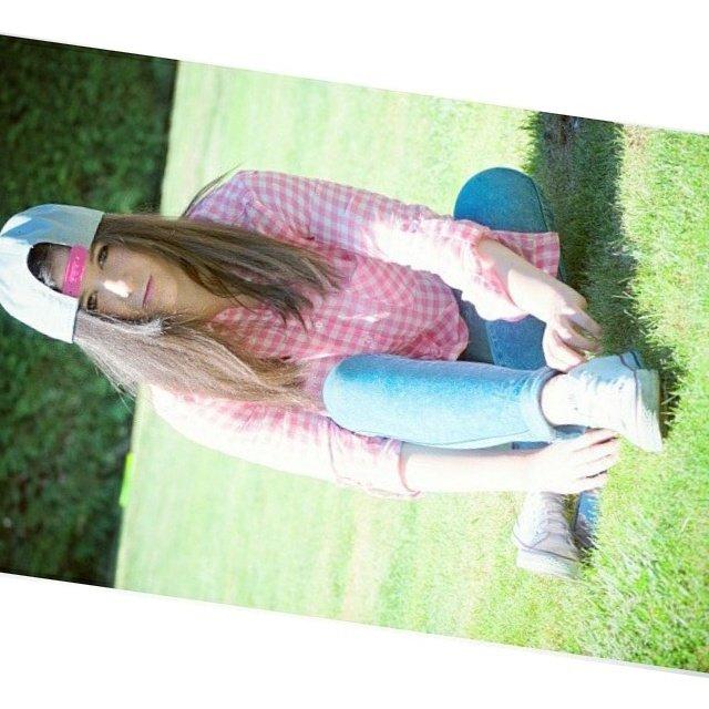 'Clavarnoos los ojos, bebernos a morro'  Me flipas, pero no te flipes. @RaquelGomez1099