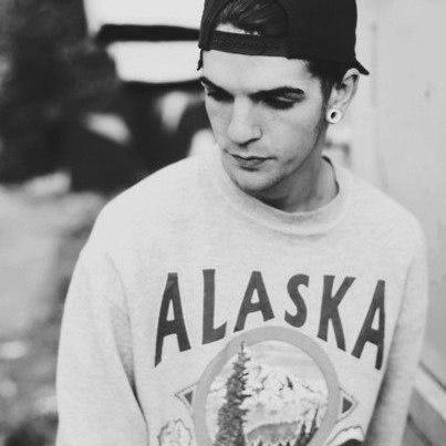 CastileIzmaragd's profile picture. 