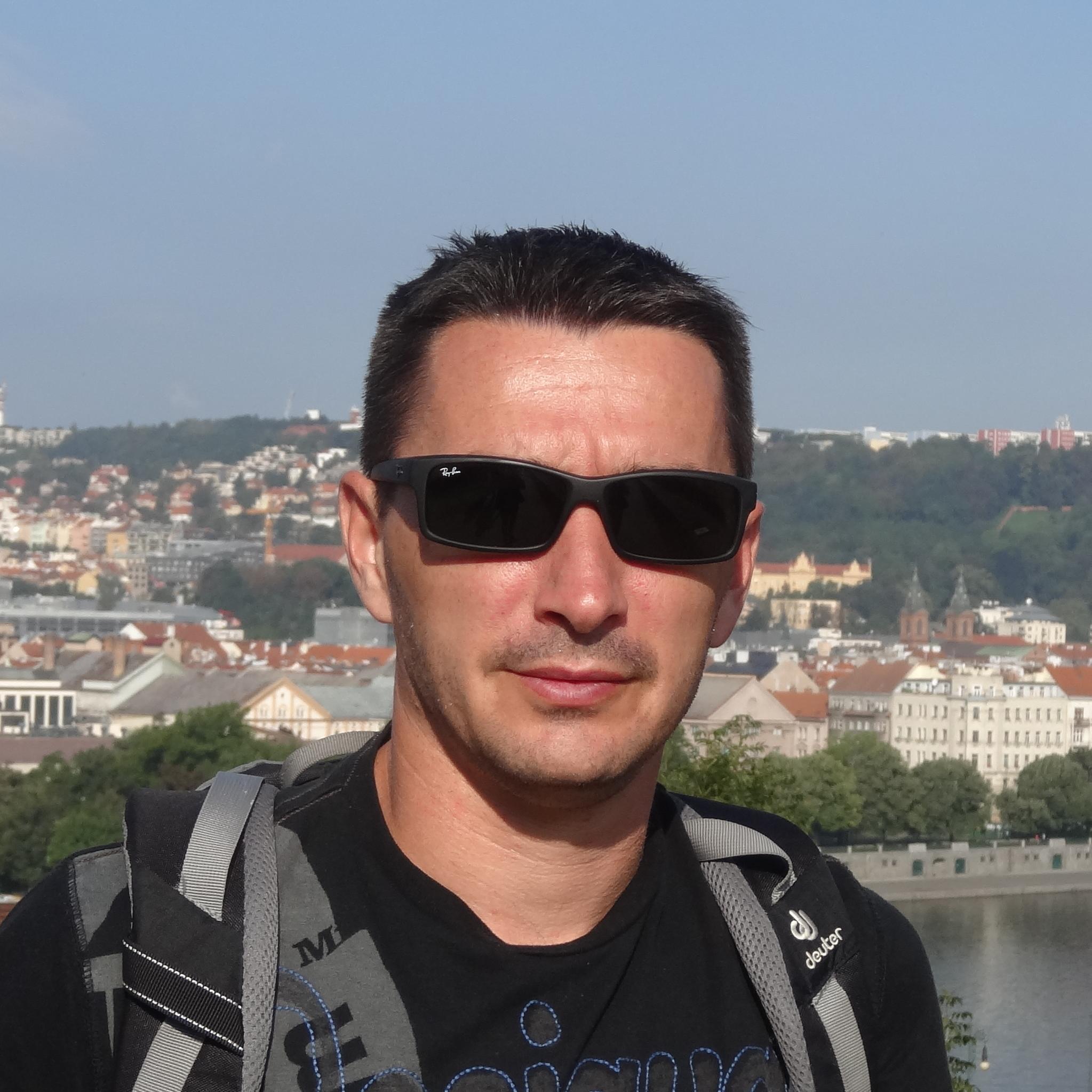 Software Architect, Developer, Cyclist, Runner, Father