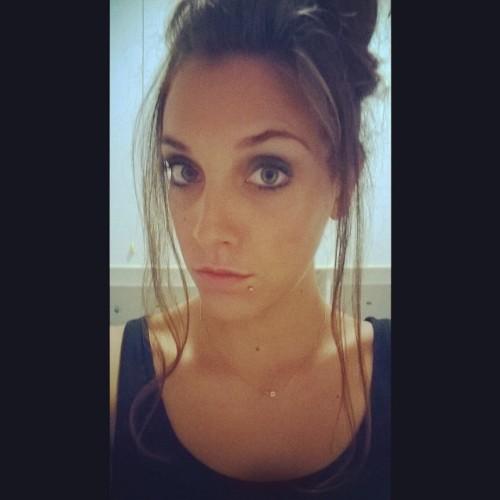 Margaret_Emme's profile picture. desidero..che la mente non inizi ad annebbiarsi..   /   truer words were never spoken.  All I need?Music