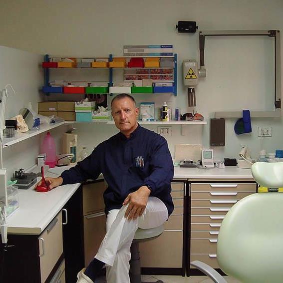 DrMarcoZucchi's profile picture. Odontoiatria-Estetica