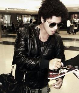 ♡All About Bruno Mars and Hooligans  ♡