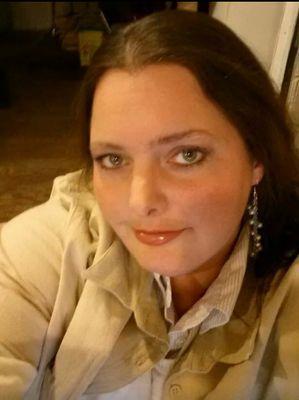 Happily married Trump Supporter (Trumpette)