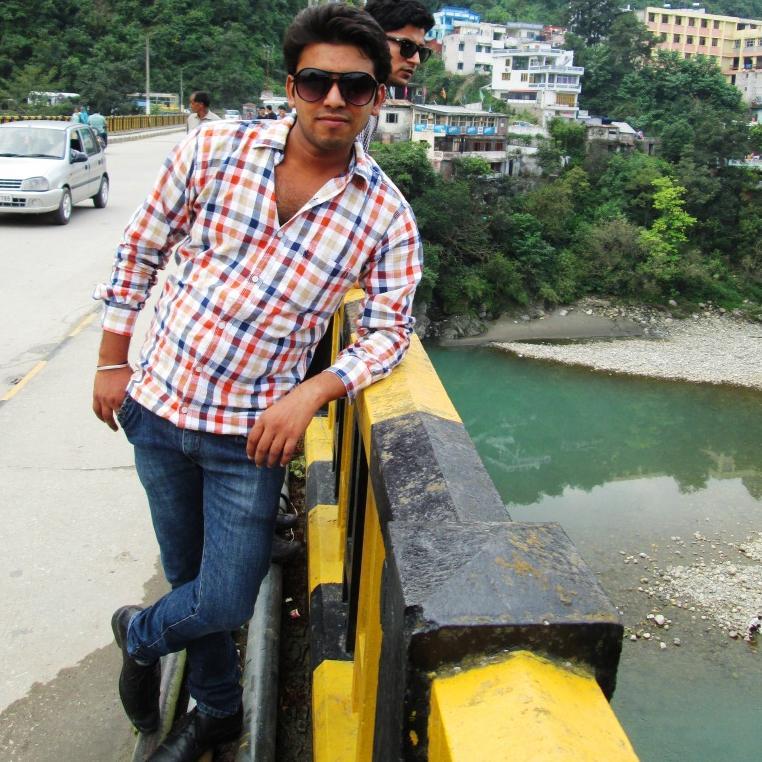 navirana751's profile picture. 