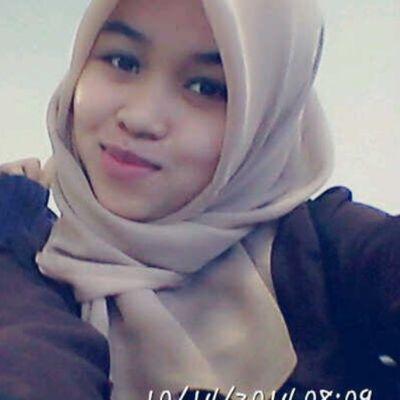 wanita yang mencoba belajar ikhlas sportif dan selalu berusaha memohon kuat kepadamu ya rabb  :)