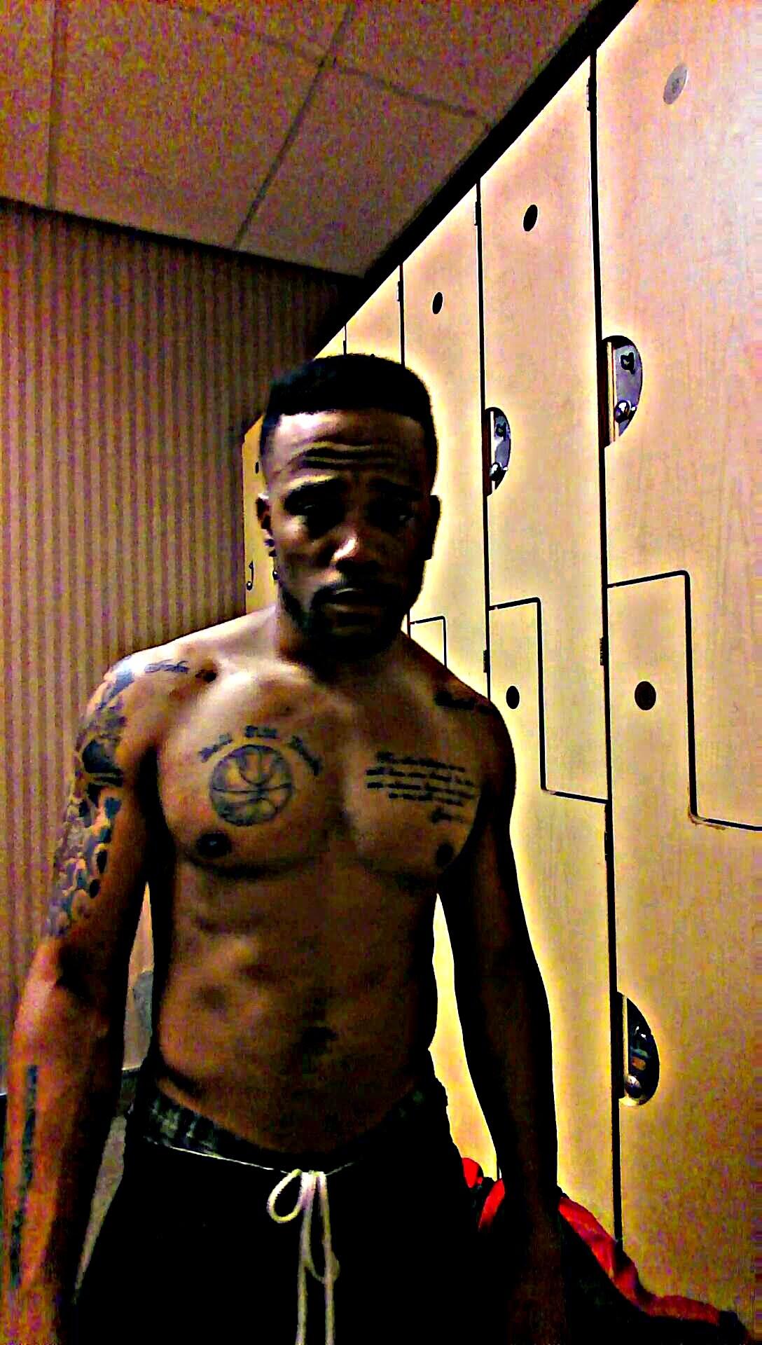 Jayson_bodybyvi's profile picture. I challenge you!