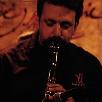 Amplio repertorio del mundo del Tango, que abarca desde la guardia vieja hasta la música de Piazzolla, dando espacio a la armonía y la improvisación del jazz.