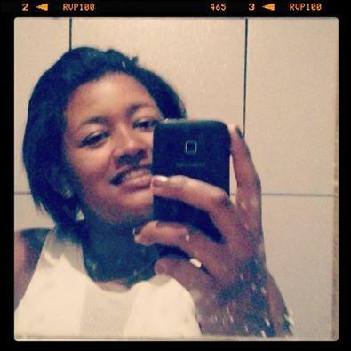 • 'Biografia {?}
Fala sério! Como vou resumir minha
vida aki no twitter?
;P
