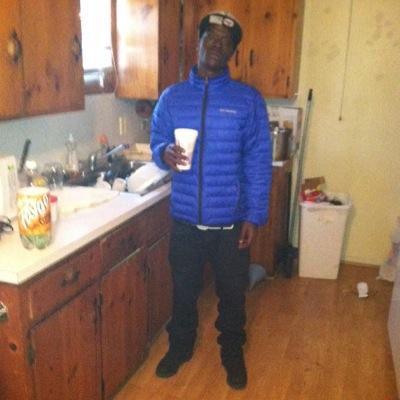 I GOT KIDS TO FEED SO WORRYING BOUT U NIGGAS AN BITCHES IT SOMETHIN IM NOT FINNA DO!!!✊