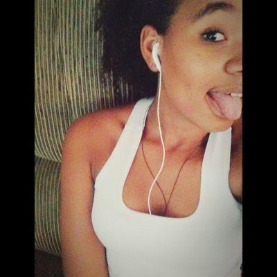 insta: _gaabbiis
snap: gaaabbiiiis 
facebook: gabi santos