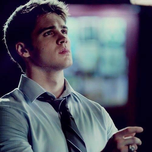 DoughtyBeliever's profile picture. 'The real heroes anyway aren't the people doing things; the real heroes are the people NOTICING things, paying attention' | Older!Henry | Lit.