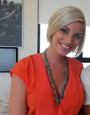 Je suis Leyla une grande fan de Nadege lacroix jusqu'au bout, je taiiiiiiime ma Nadeuuuge tu est ma petite princesse, ouiiiiiiiiiii my love.