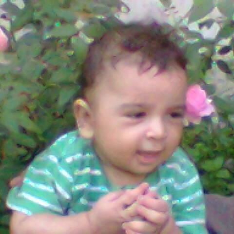 9AkadEreenvZfKg's profile picture. 