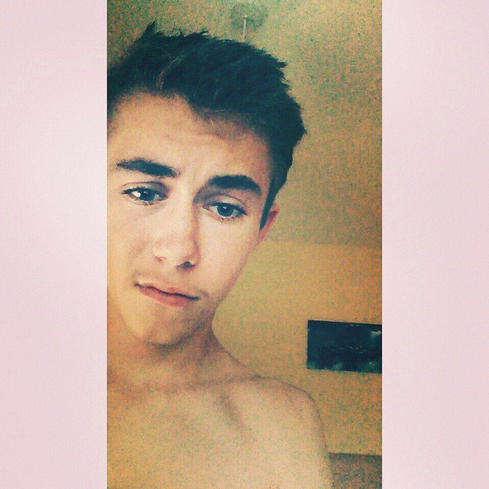 Life's too short, make the most of it! FOLLOW ME!, I FOLLOW BACK ;) #teamfollowback