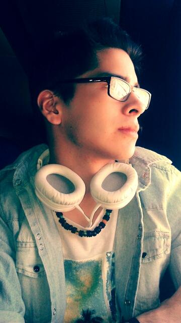 UR7 por siempre,  vive la vida! escuchando siempre música y siguiendo adelante ja / http://t.co/290Uy0zwTg Fernaandoo juarez