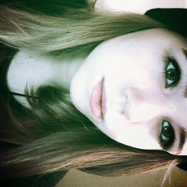 15 years old. Boring. Nothing to really say haha. Follow me pwease!