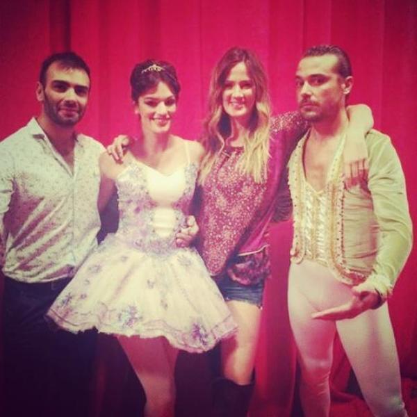 DpGrupo4's profile picture. ✎ Somos 4 chicas Pauliters; que estamos participando en ¡¡Desafíos Pauliters!! Asique si jodemos mucho, lo sentimos!! jajaja!! Nos sigues!! Gracias!! ✍