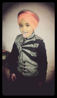 c0bbb61b7c1845a's profile picture. me searching my heer