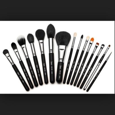 makeupbrushesss's profile picture. xx