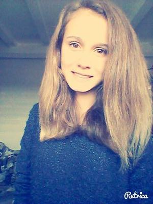 Chloé || 13 yo || rouen || ice skating || L♥