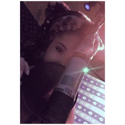 ♥ My dream is to meet you my diva, even you are away, I have you near me, in my heart ♥ @ArianaGrande